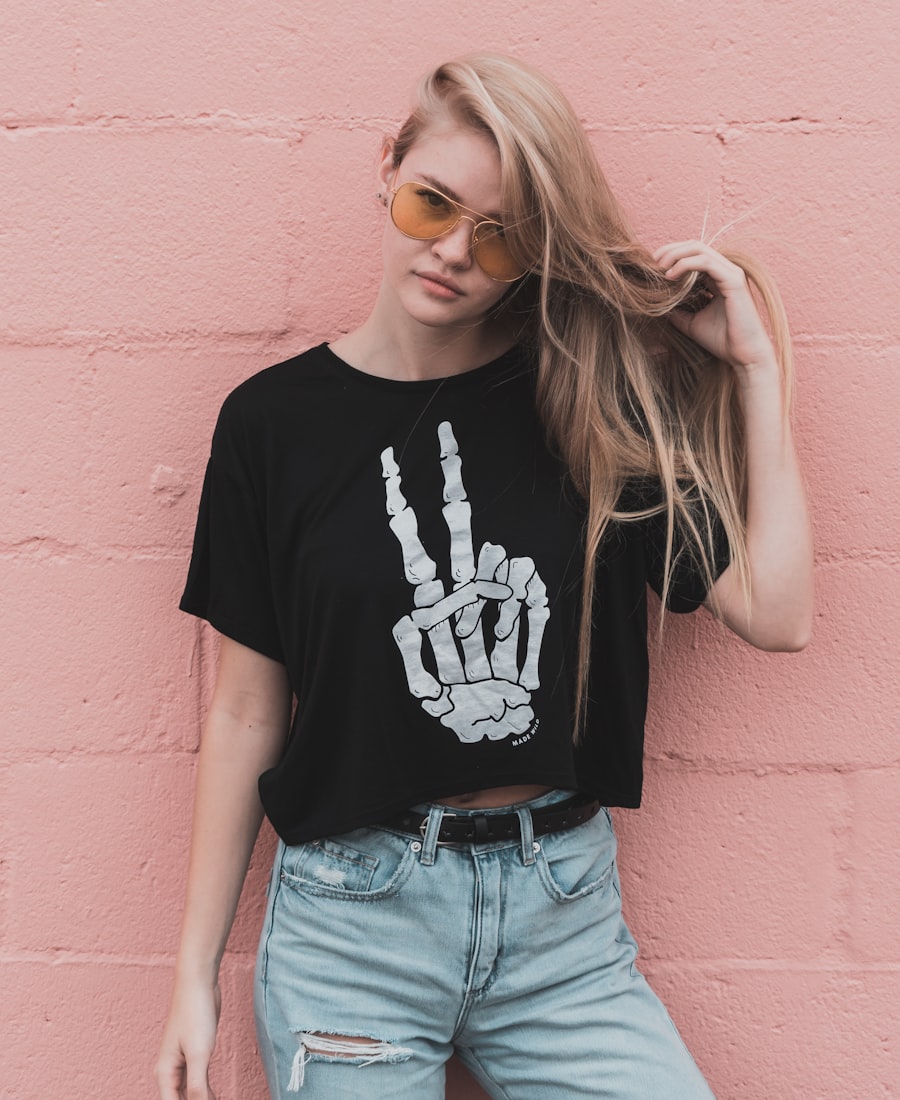 White crew neck tee with WE GOT SHOOTERS logo